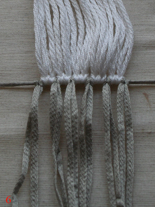 mounting threads for mouse macrame