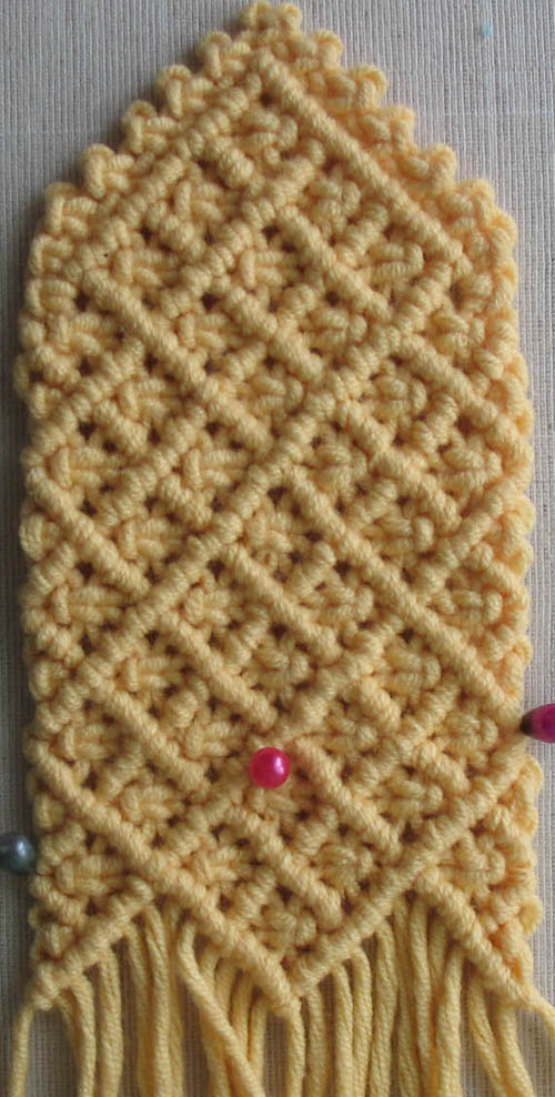 плетение чехла для мобильного телефона