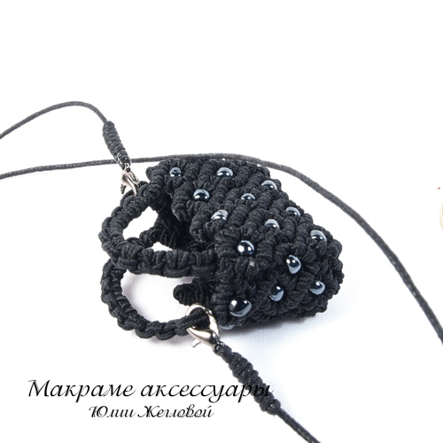 Мини-сумка кулон Маленькое сокровище, черная, макраме  Жеглова Юлия