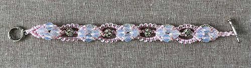 браслеты на основе бисерного и репсовых узлов