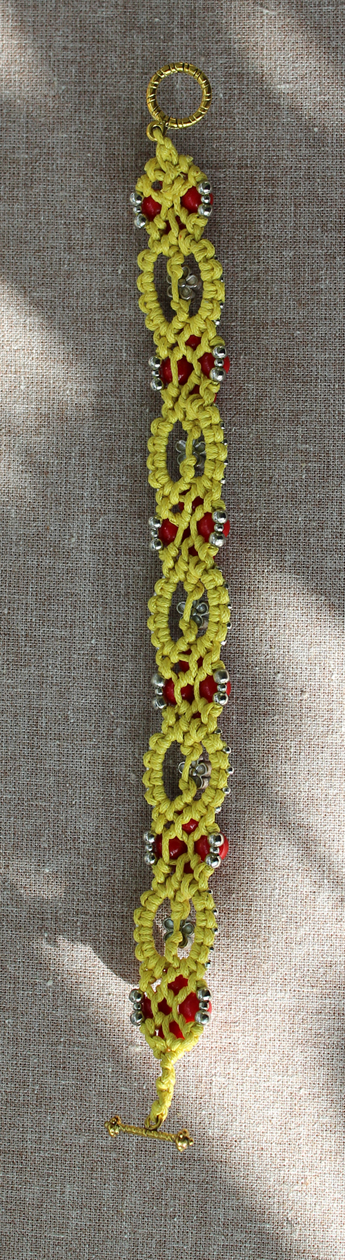 браслеты на основе бисерного и репсовых узлов