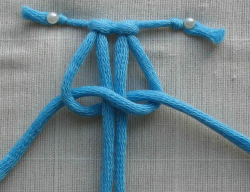 плетем плоский узел